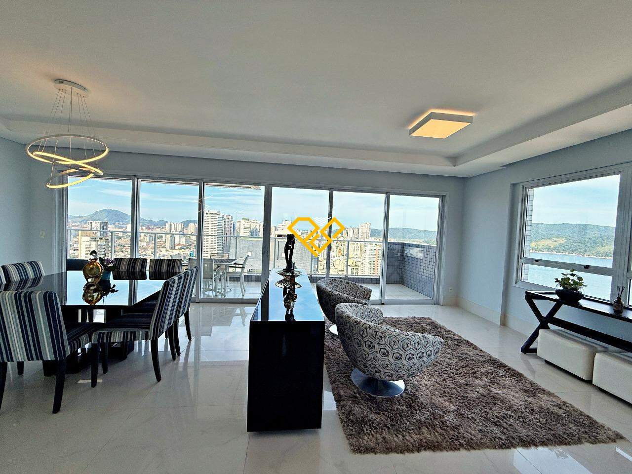 Apartamento Duplex à venda no Embaré: Sala