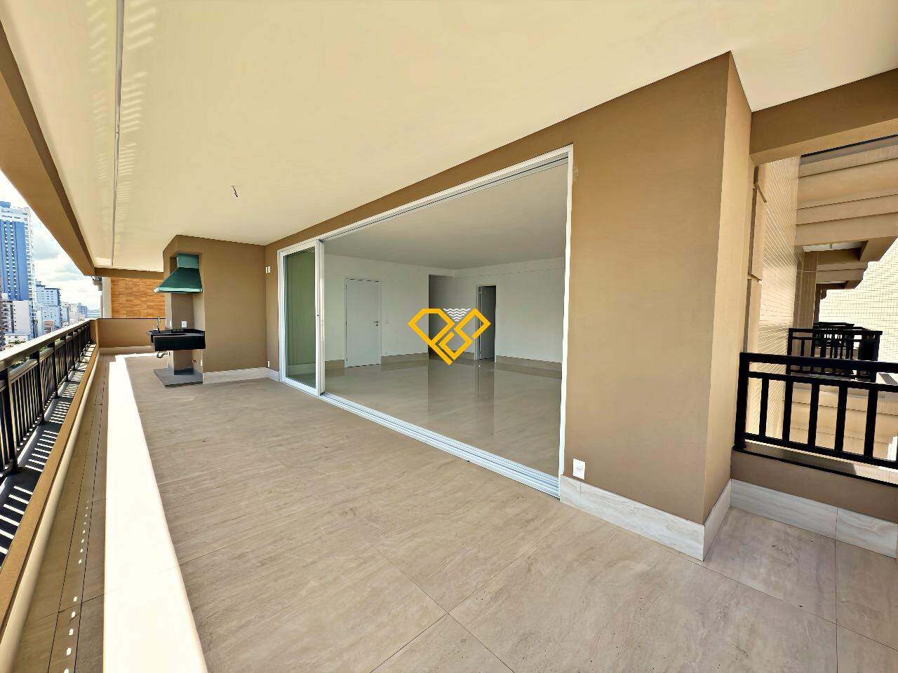 Apartamento à venda no Aparecida: Varanda