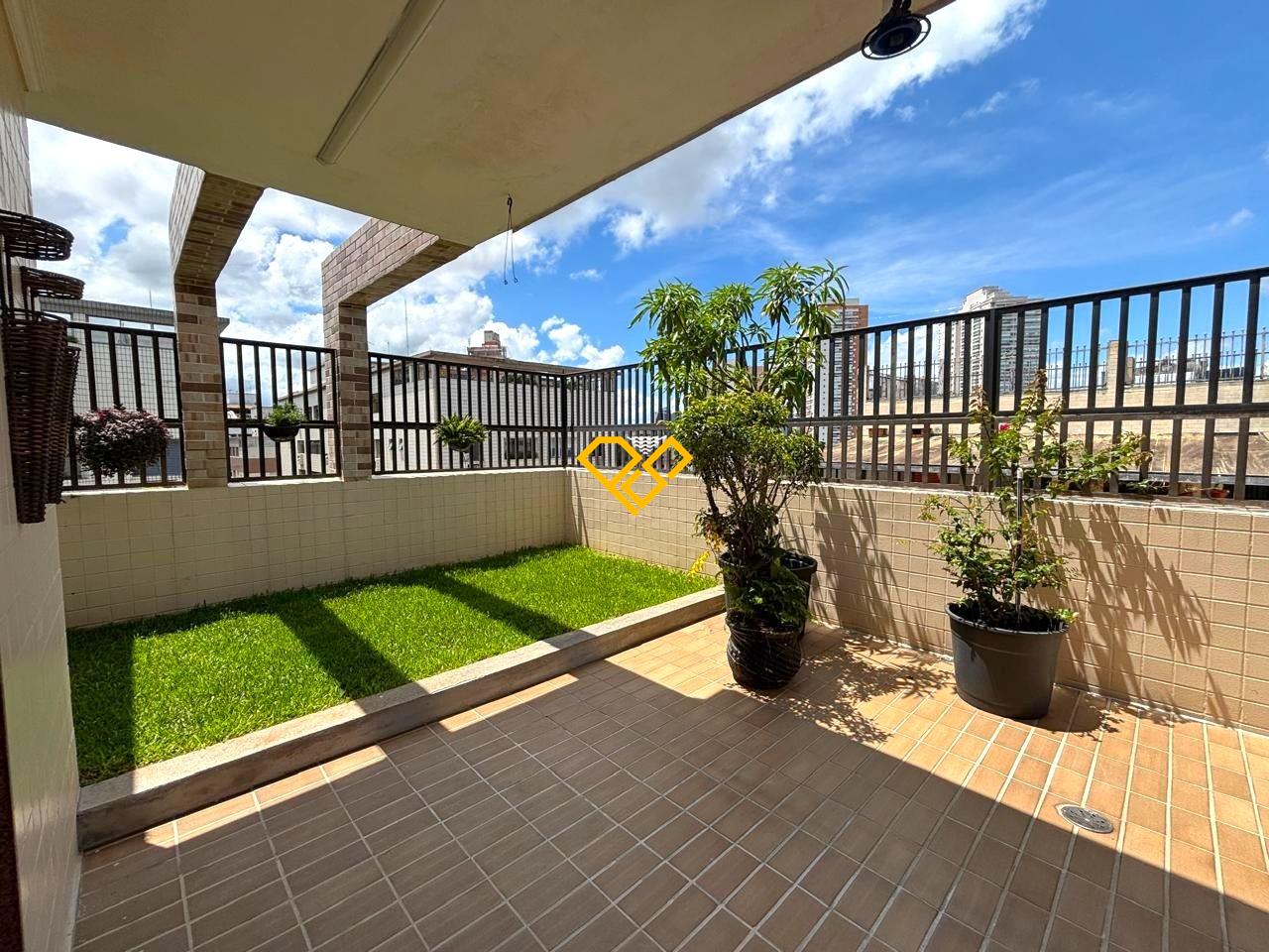 Cobertura à venda no Ponta da Praia: Jardim