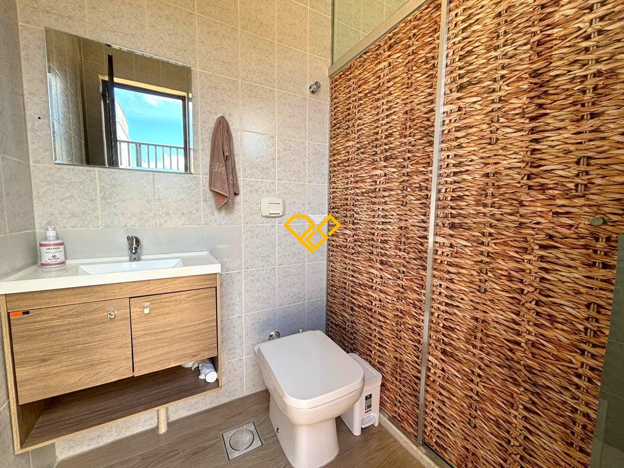 Cobertura à venda no Ponta da Praia: Wc piscina