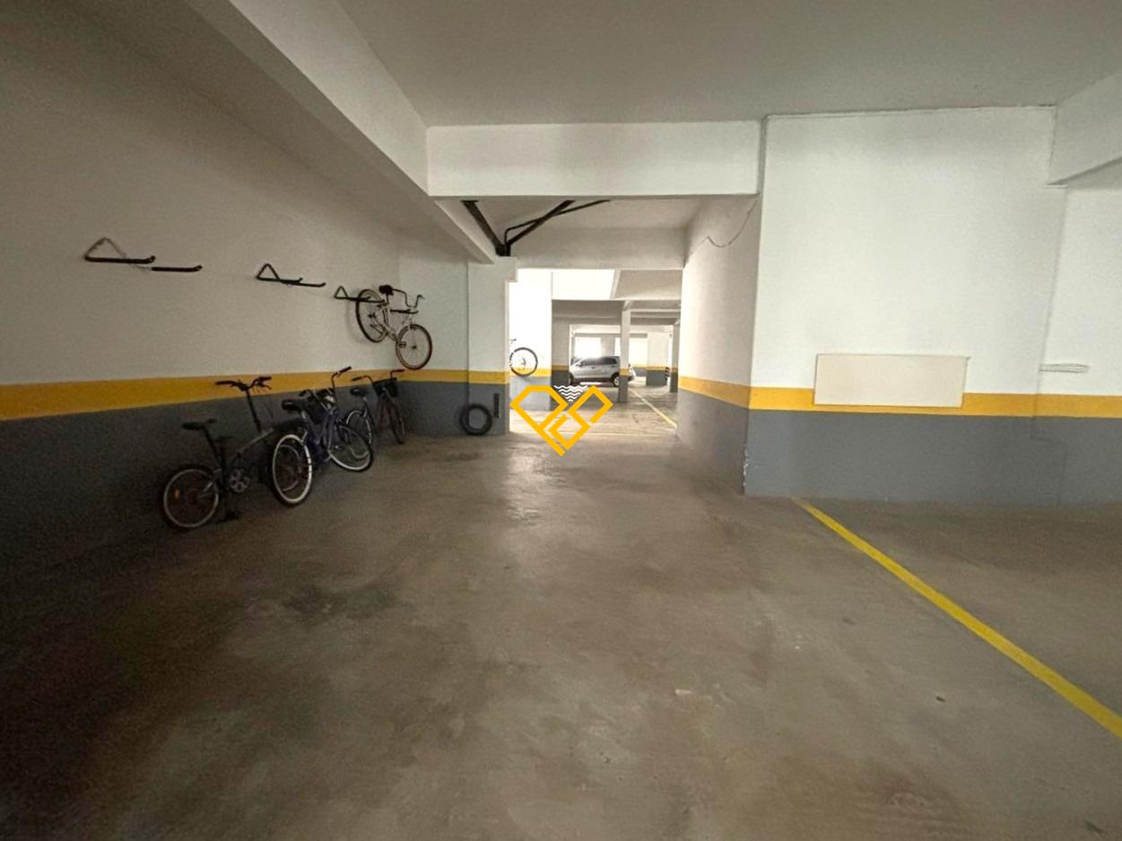 Cobertura à venda no Ponta da Praia: Garagem