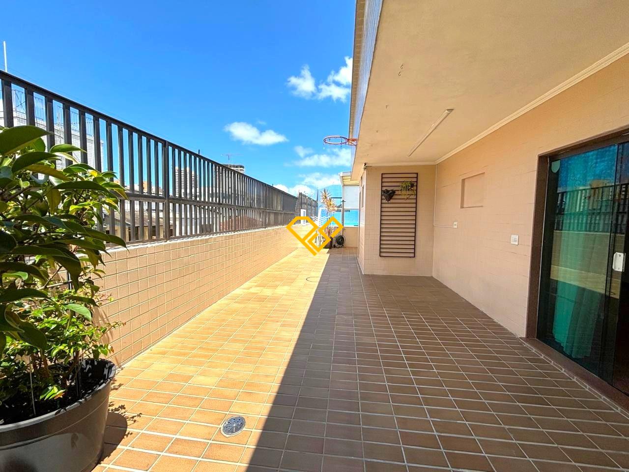 Cobertura à venda no Ponta da Praia: Área externa