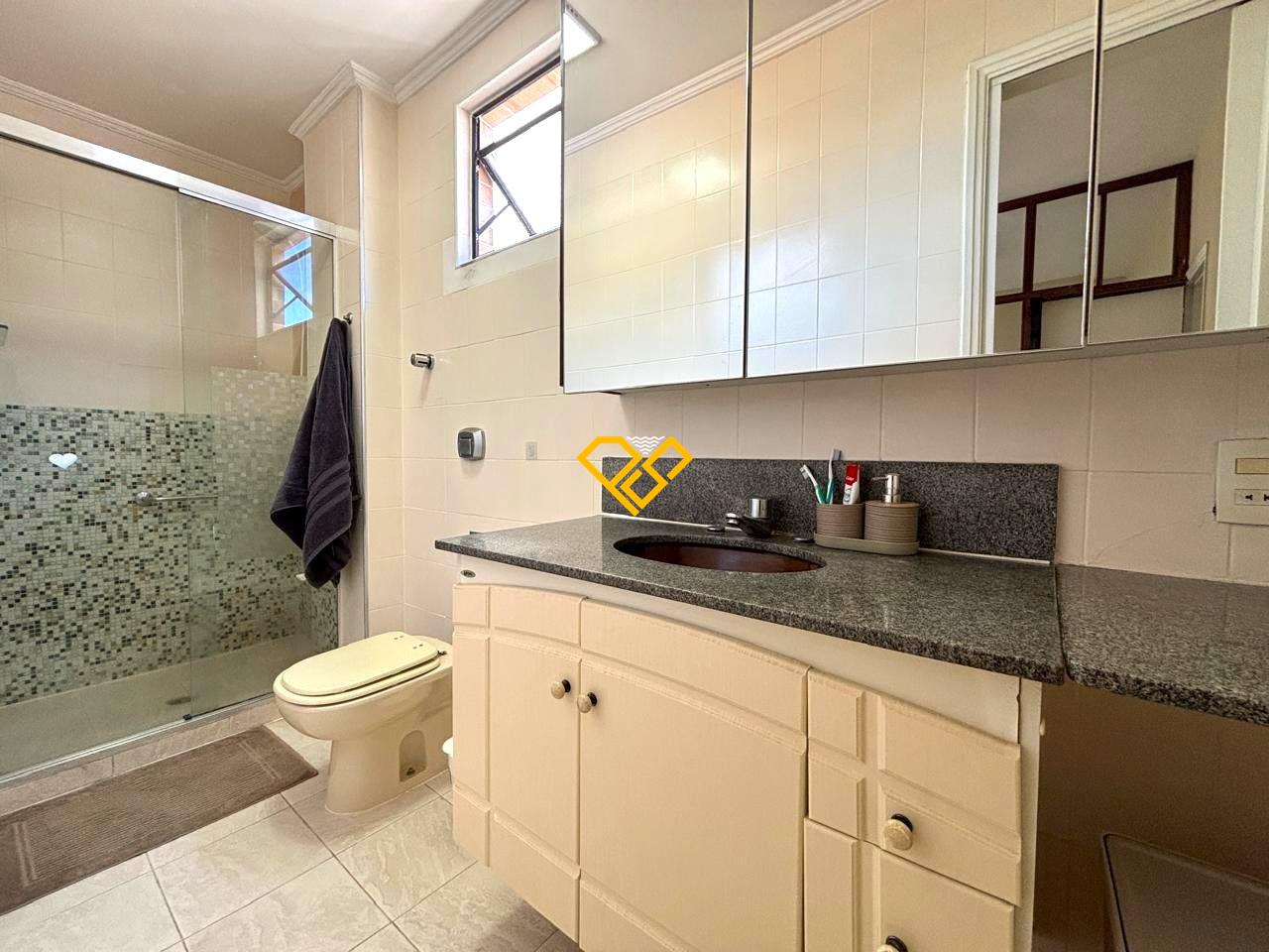 Cobertura à venda no Ponta da Praia: Wc suíte