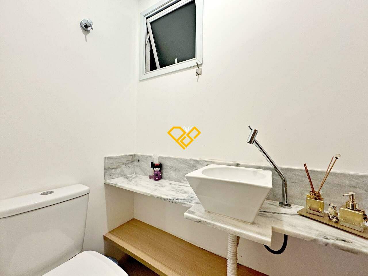 Apartamento para aluguel no Boqueirão: Lavabo
