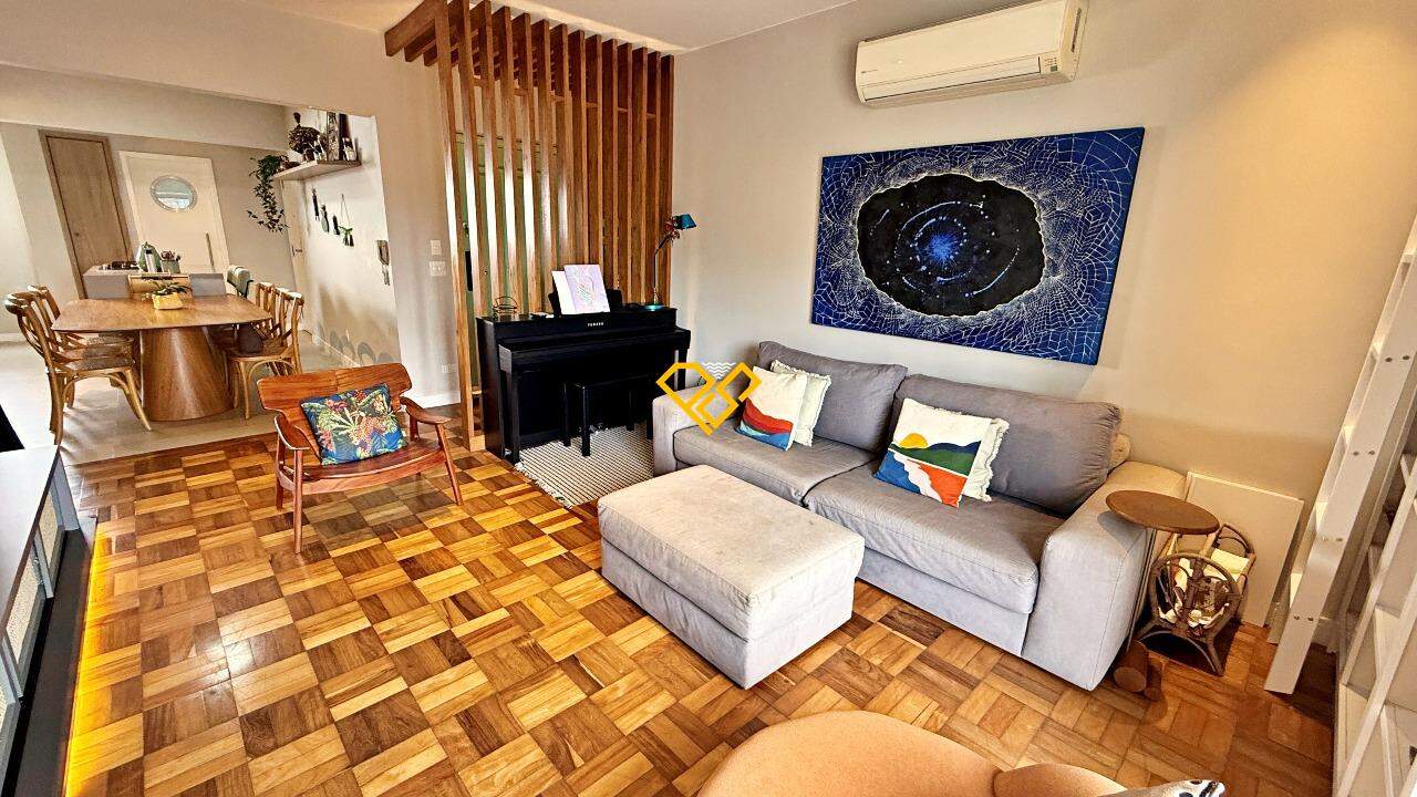 Apartamento à venda no Ponta da Praia: Sala