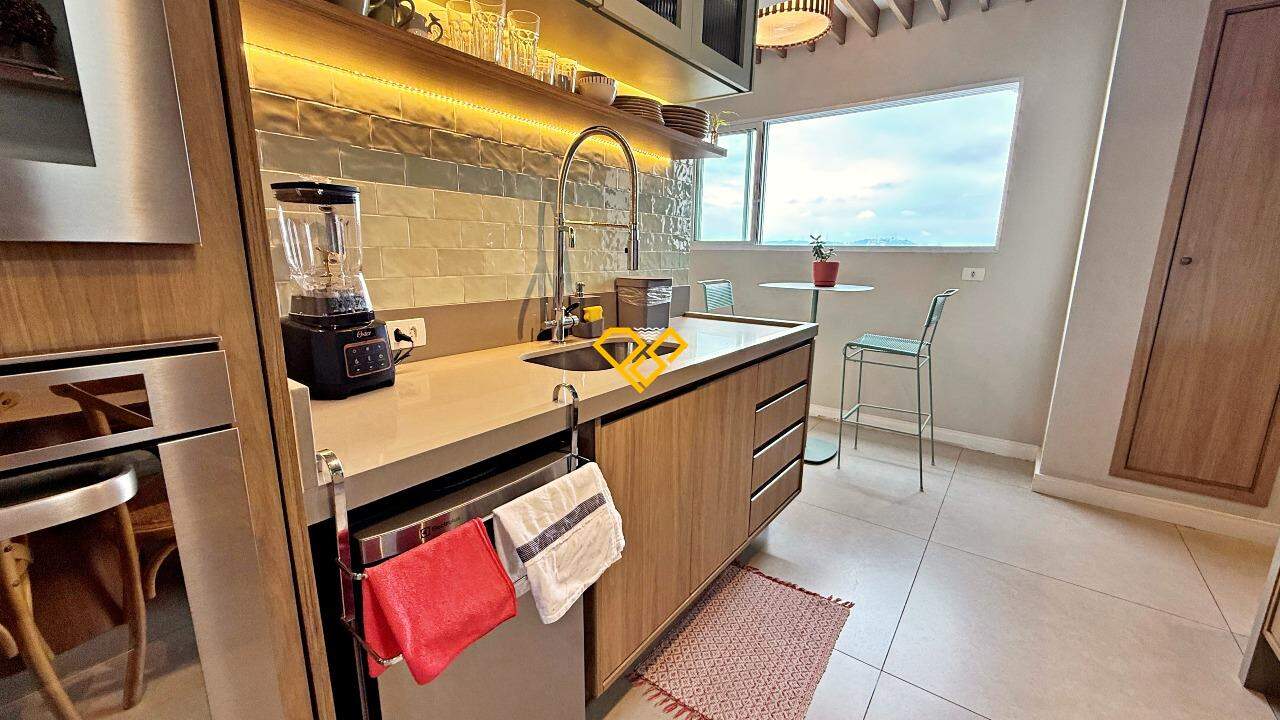 Apartamento à venda no Ponta da Praia: Cozinha