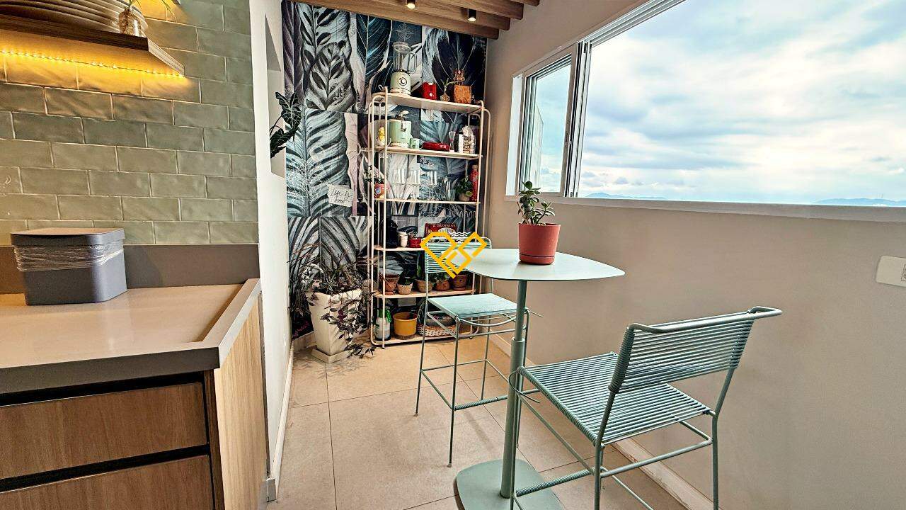 Apartamento à venda no Ponta da Praia: Cozinha