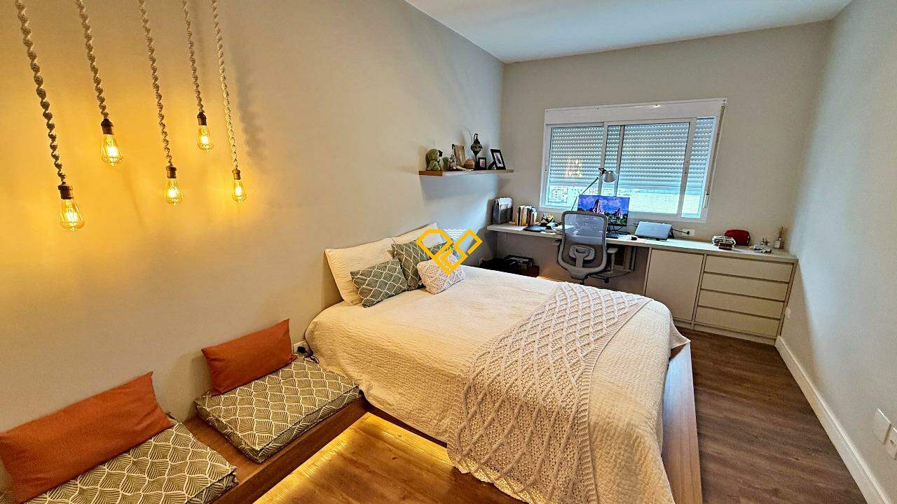 Apartamento à venda no Ponta da Praia: Dormitório 1 - suíte