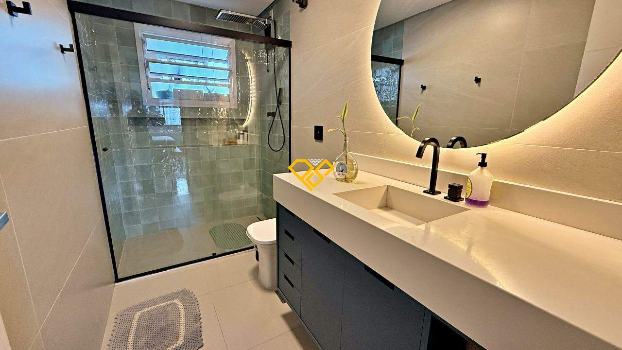 Apartamento à venda no Ponta da Praia: Wc social