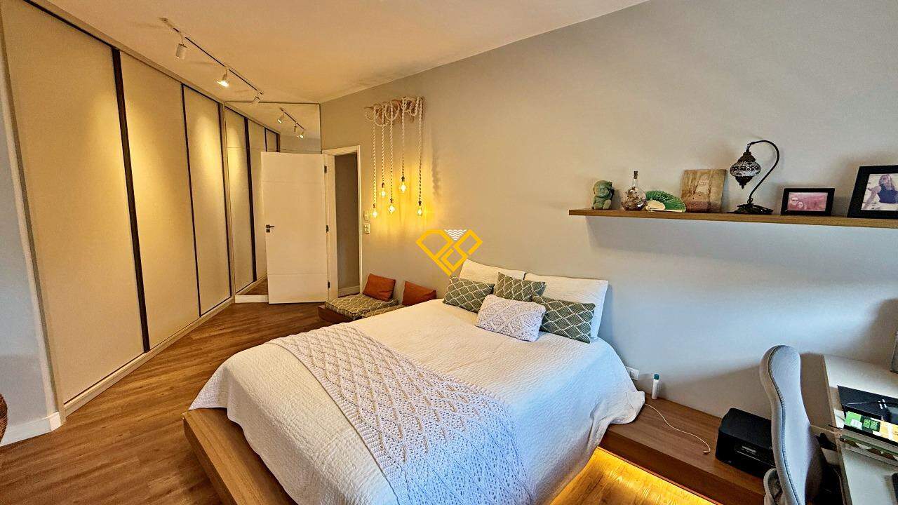 Apartamento à venda no Ponta da Praia: Dormitório 1 - suíte