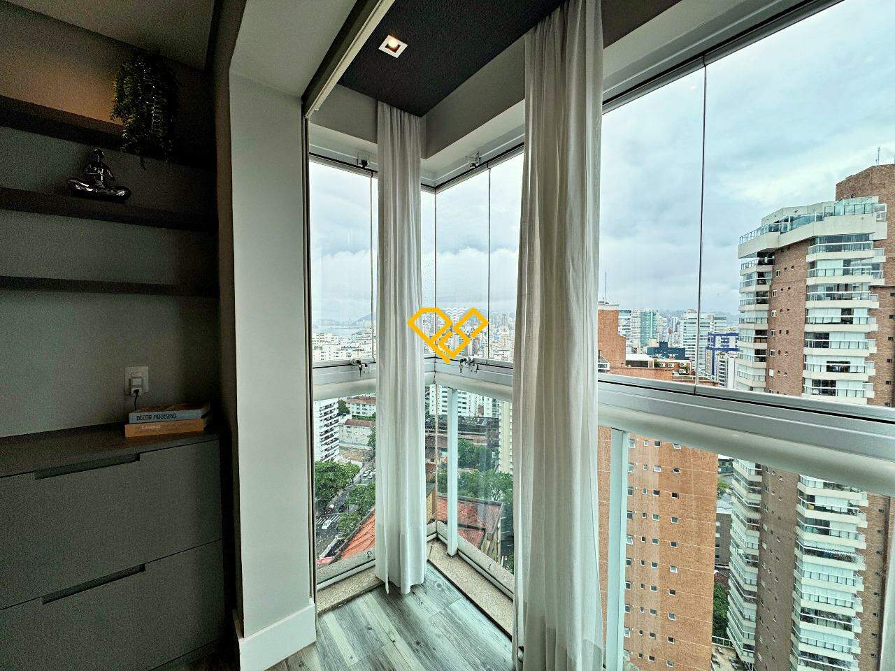 Apartamento para aluguel no Embaré: Varanda suíte 3