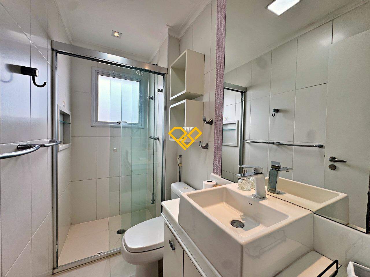 Apartamento para aluguel no Embaré: Wc suíte 1