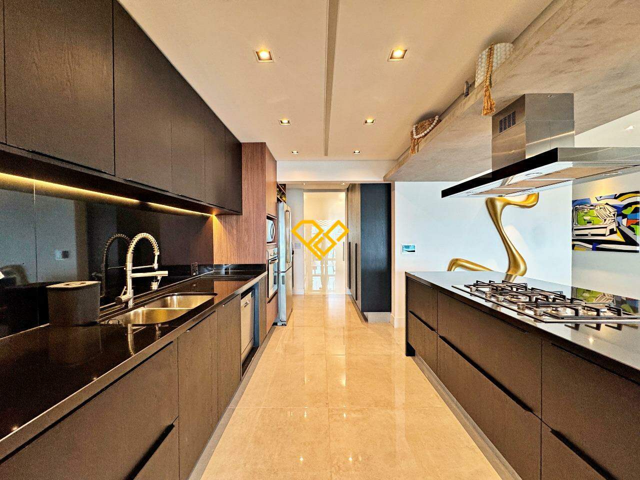 Apartamento para aluguel no Embaré: Cozinha