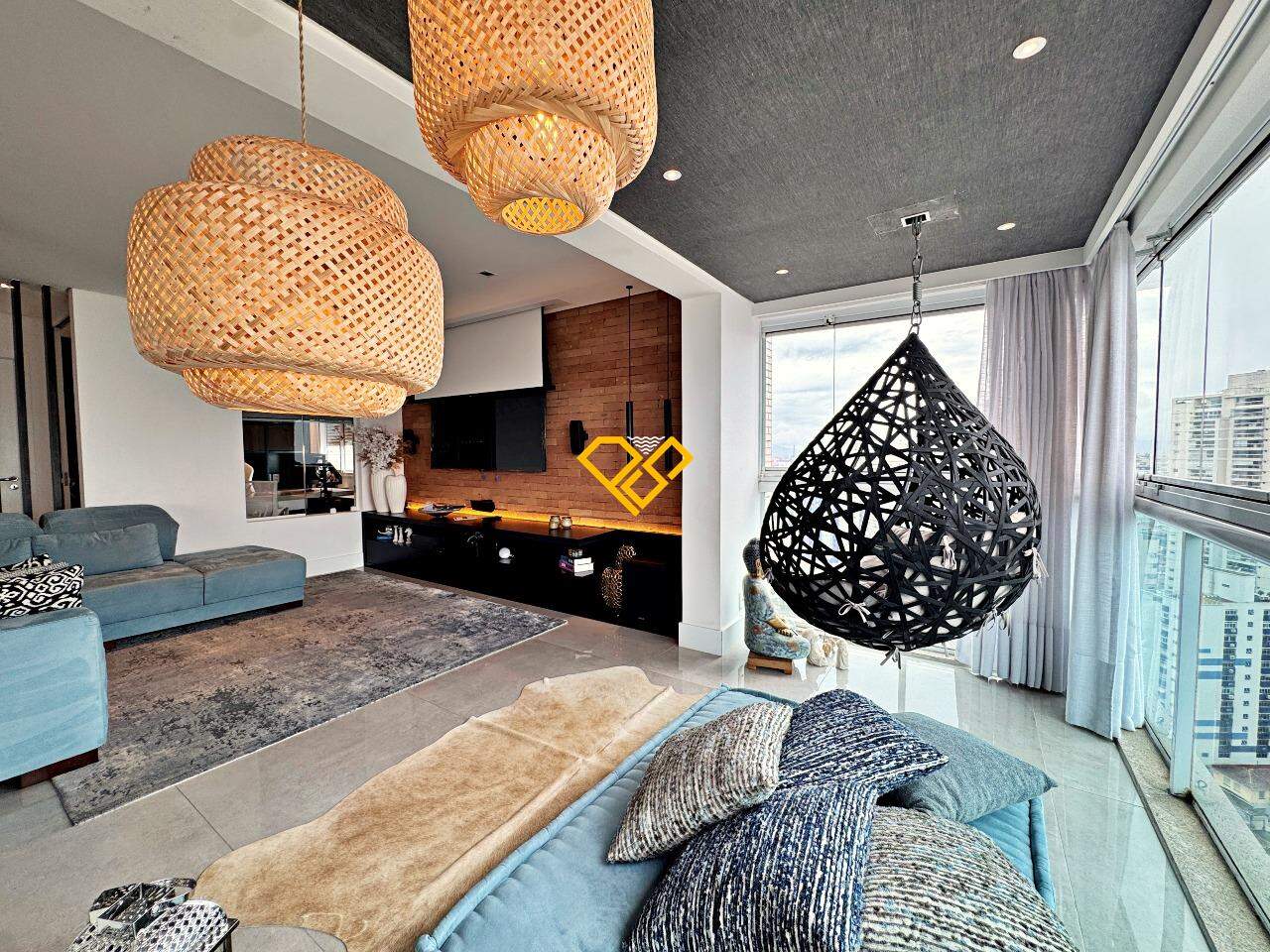 Apartamento para aluguel no Embaré: Varanda  e sala
