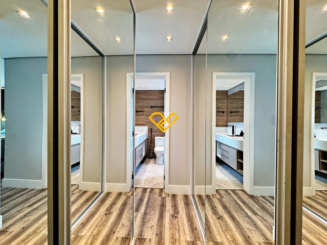 Apartamento para aluguel no Embaré: Suíte 3 - closet