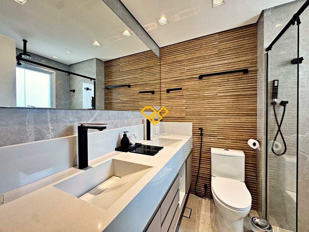 Apartamento para aluguel no Embaré: Wc suíte 3