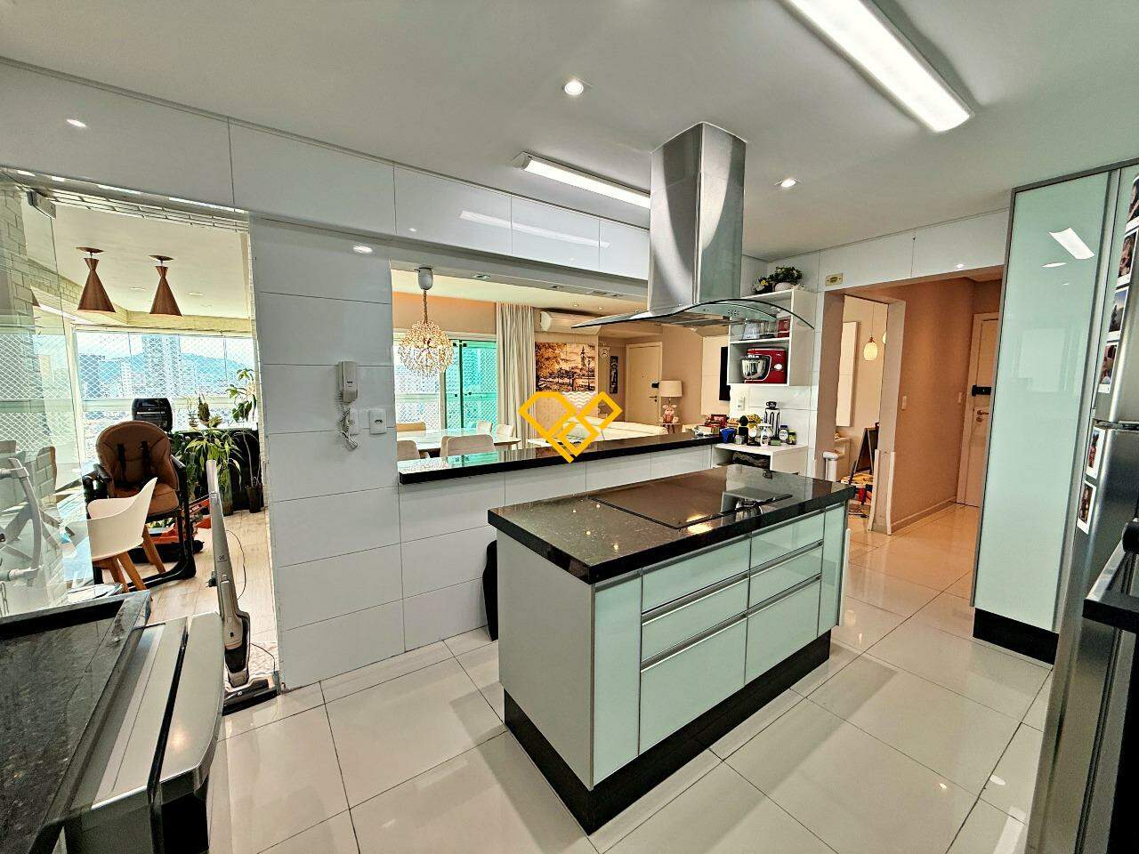 Apartamento à venda no Gonzaga: Cozinha