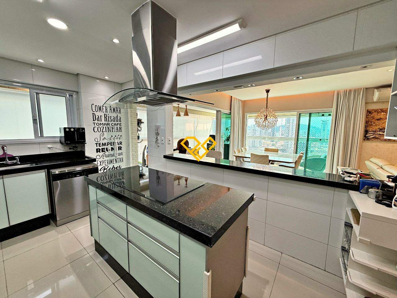 Apartamento à venda no Gonzaga: Cozinha