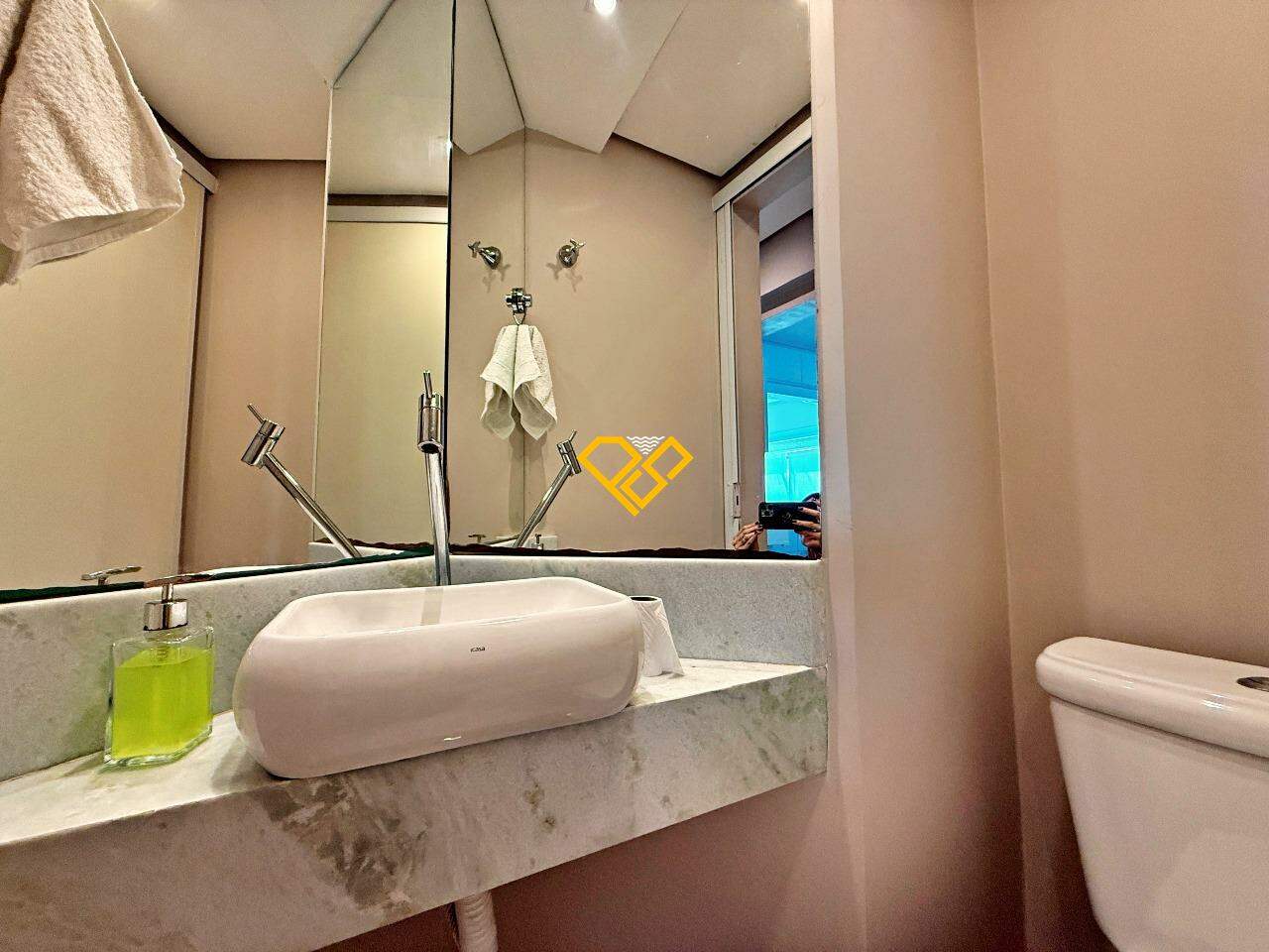 Apartamento à venda no Gonzaga: Lavabo