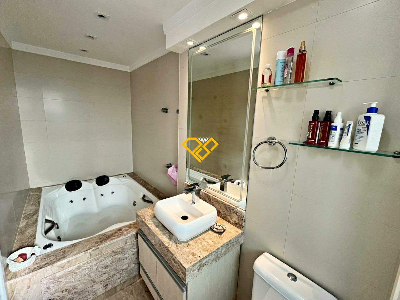 Apartamento à venda no Ponta da Praia: Wc suíte