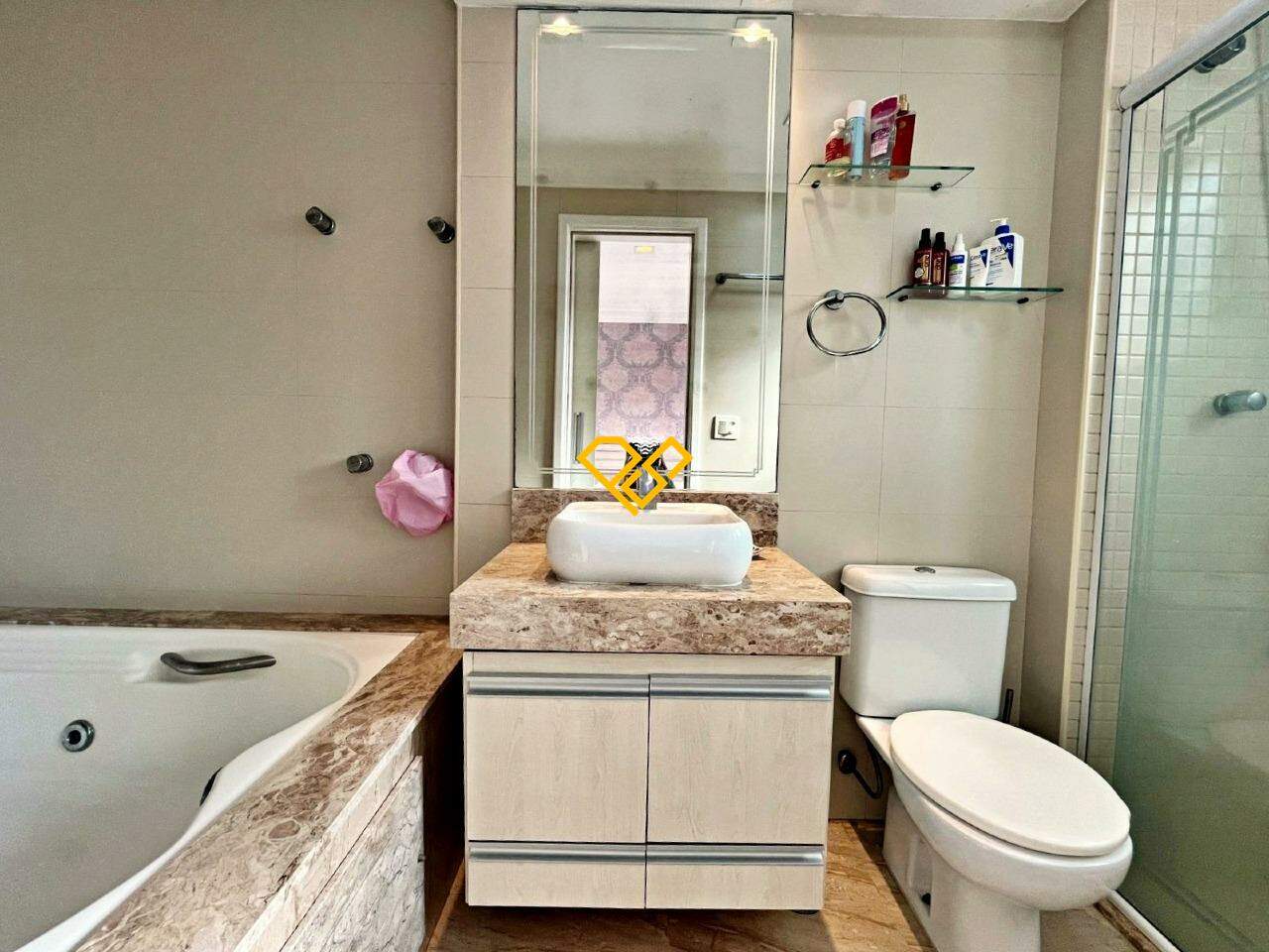 Apartamento à venda no Ponta da Praia: Wc suíte