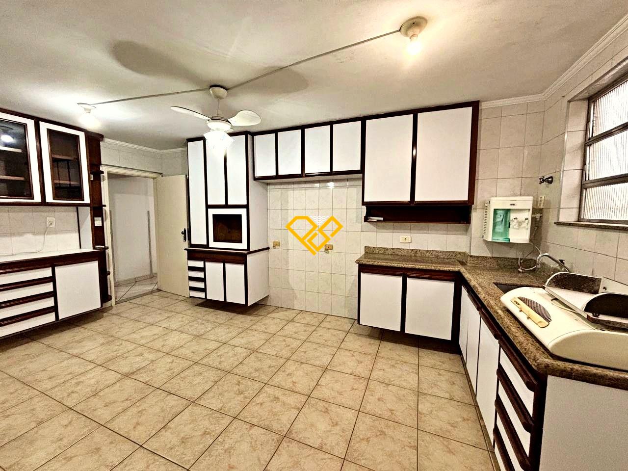 Apartamento à venda no Gonzaga: Cozinha