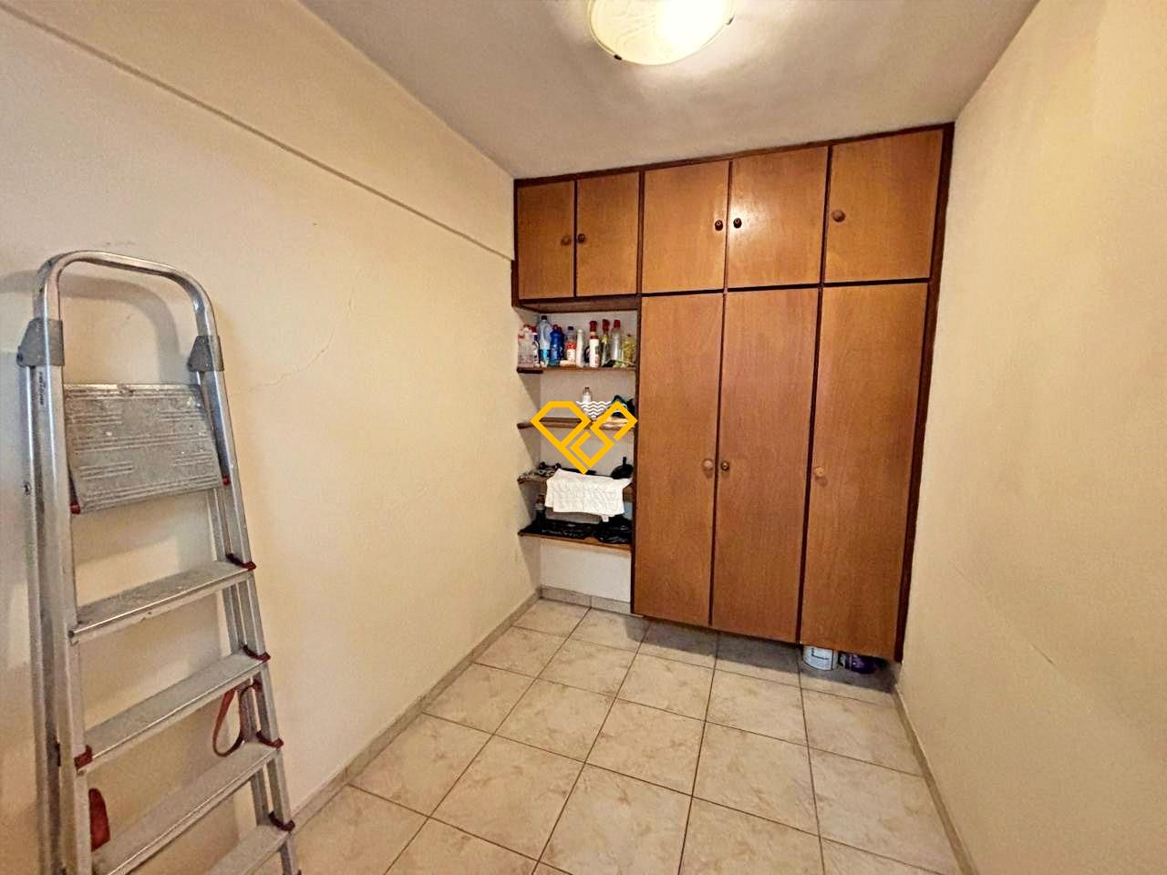 Apartamento à venda no Gonzaga: Dependência