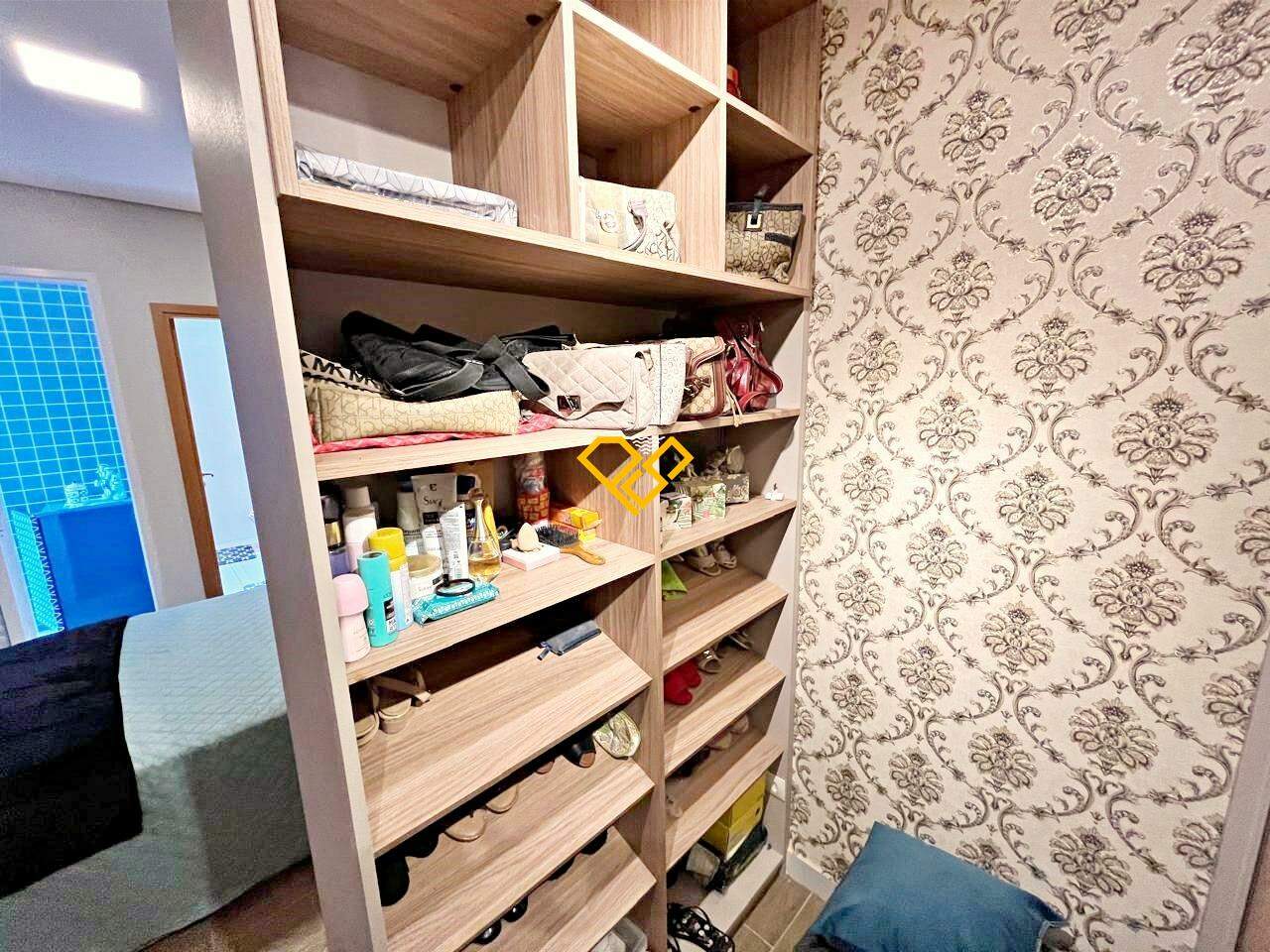 Apartamento à venda no Aparecida: Suíte 1 - master - closet