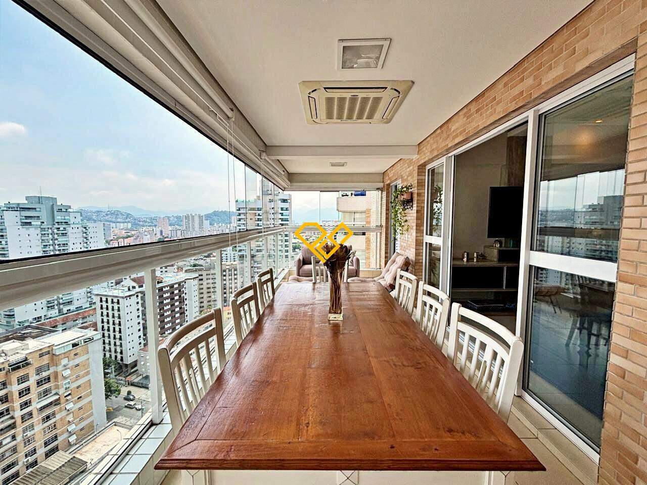 Apartamento à venda no Gonzaga: Varanda com churrasqueira