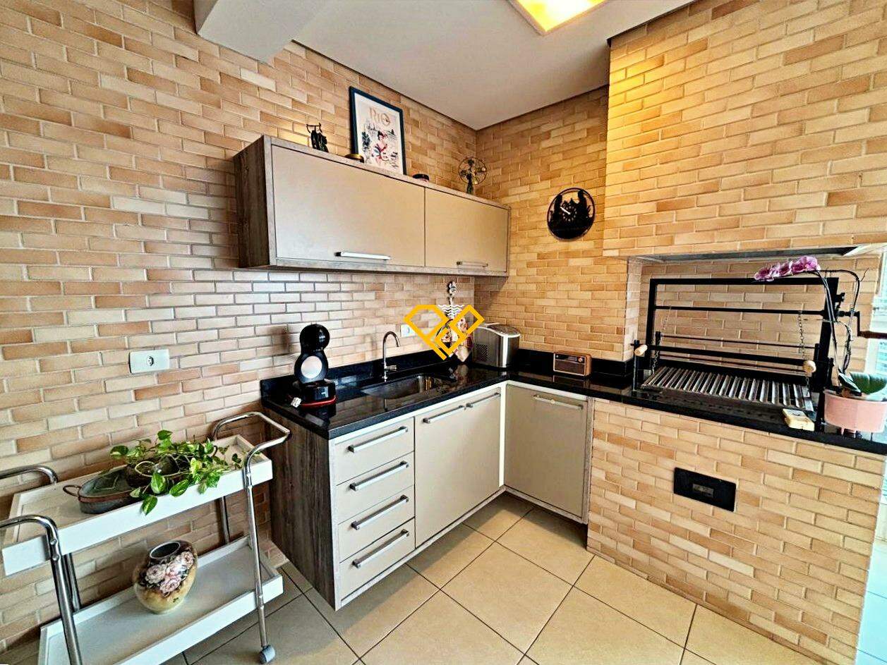 Apartamento à venda no Gonzaga: Varanda com churrasqueira