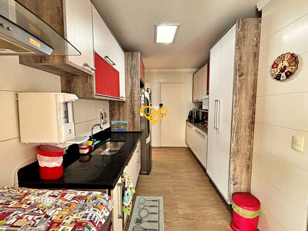 Apartamento à venda no Gonzaga: Cozinha