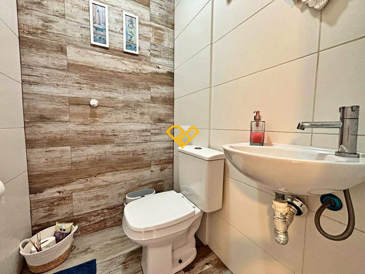 Apartamento à venda no Gonzaga: Lavabo
