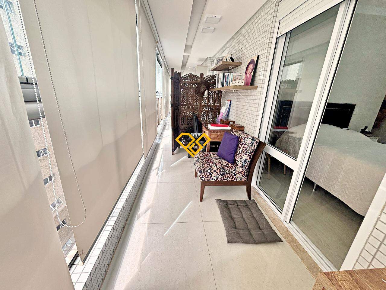 Apartamento à venda no Embaré: Varanda