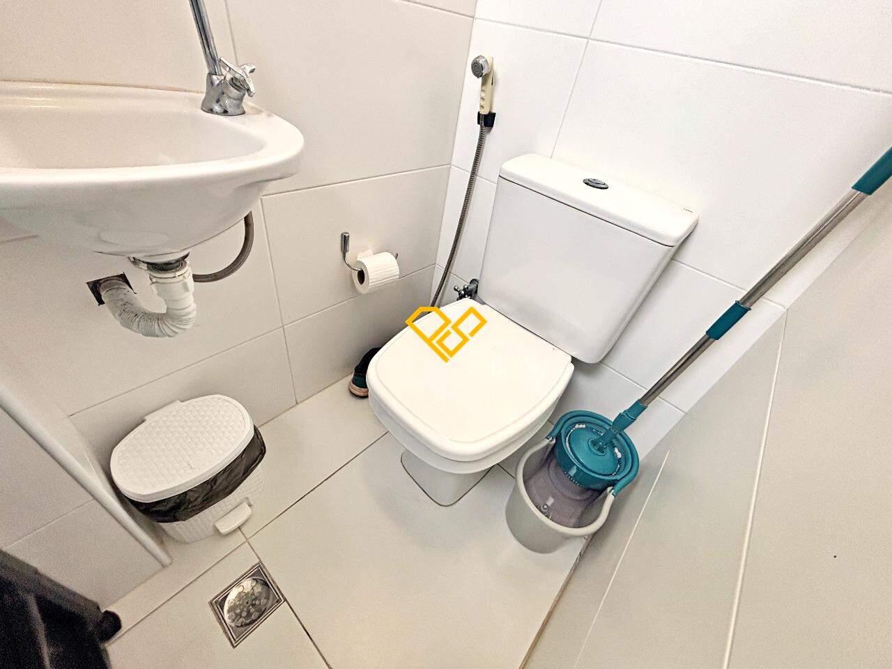 Apartamento à venda no Embaré: Wc de serviço