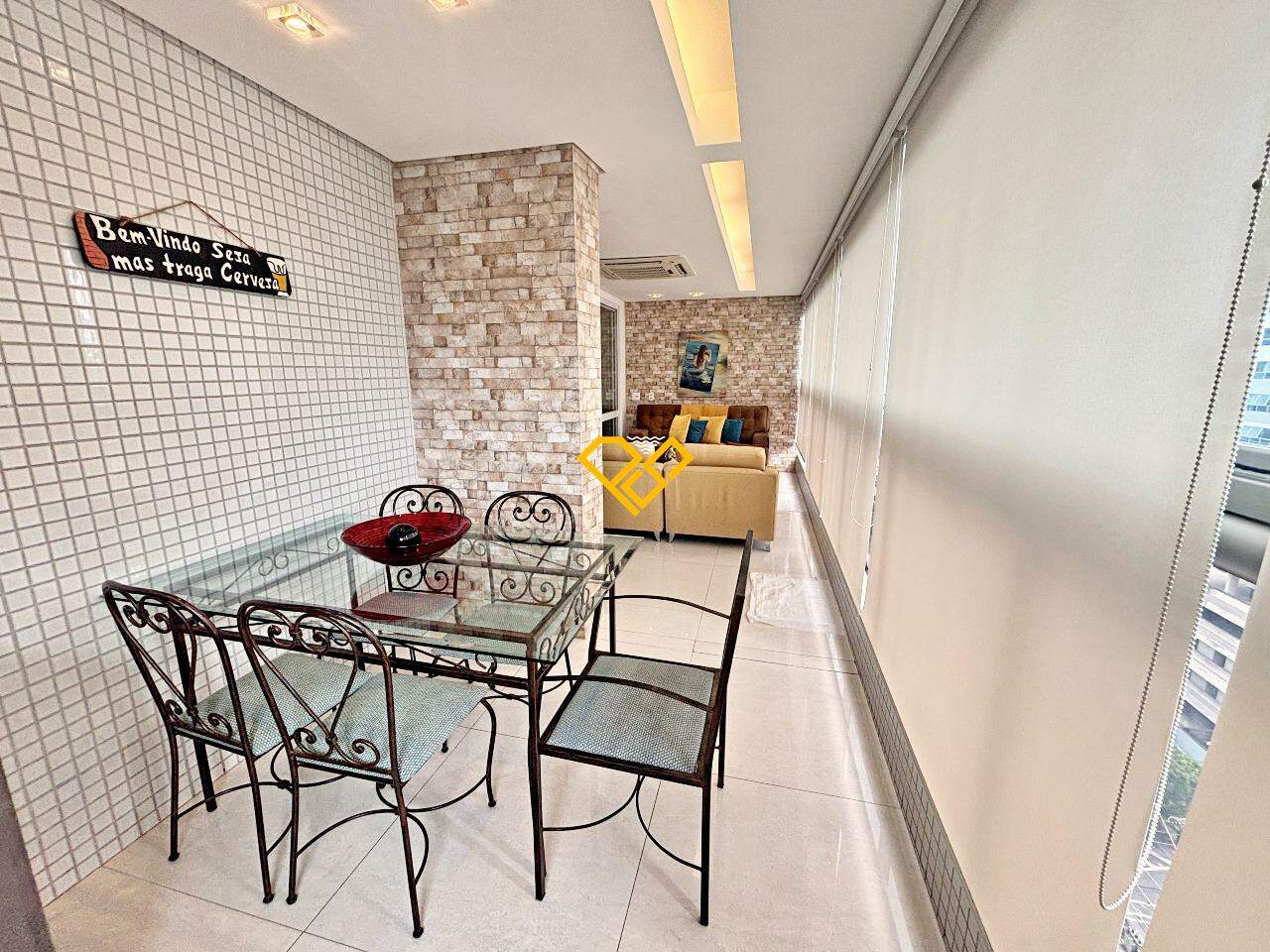 Apartamento à venda no Embaré: Varanda
