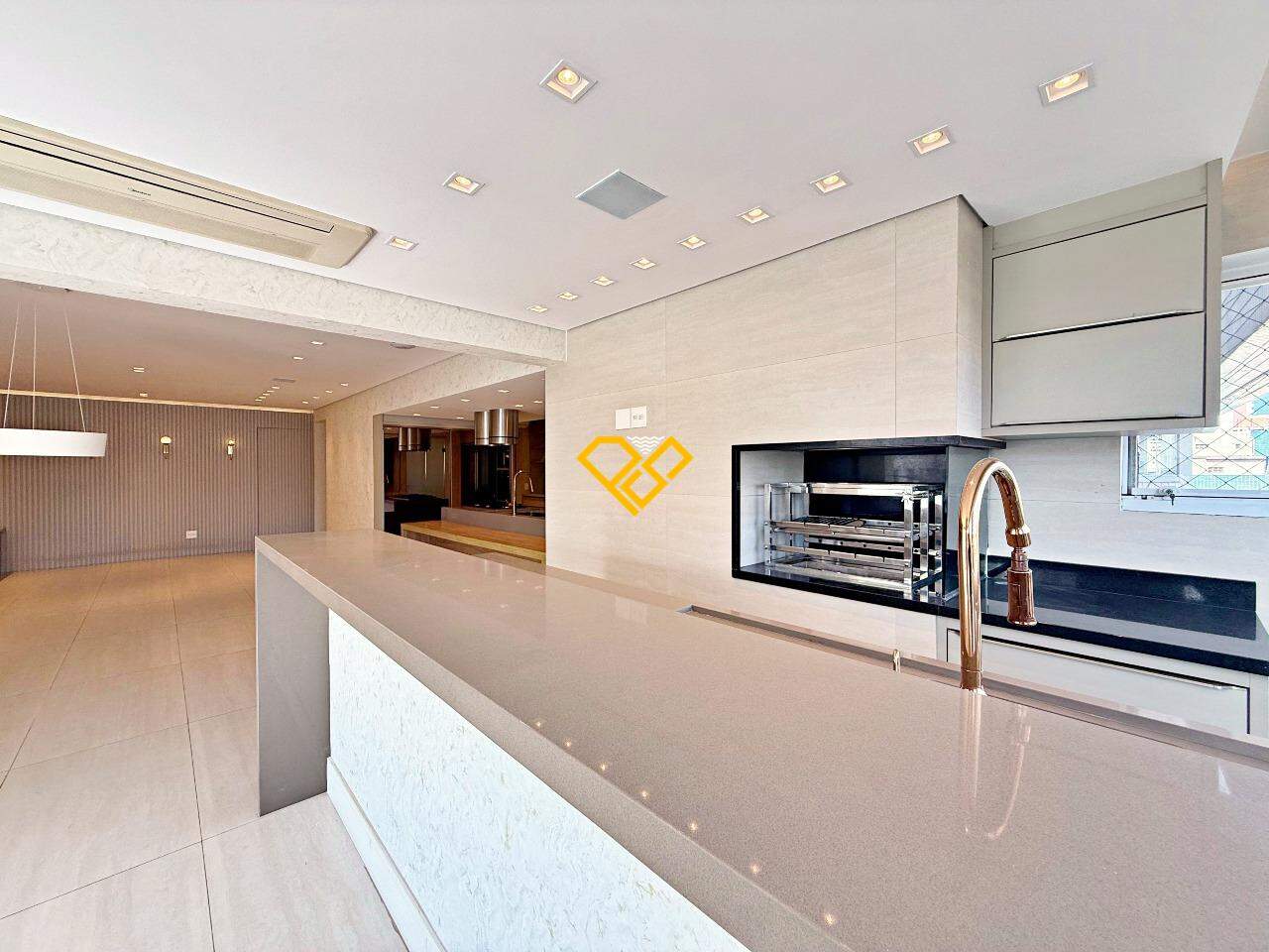 Apartamento à venda no Boqueirão: Varanda com churrasqueira