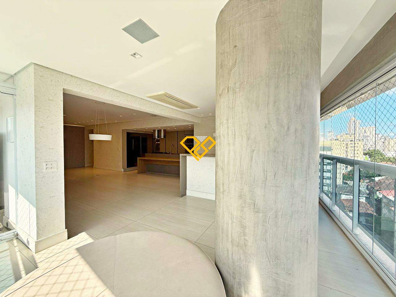 Apartamento à venda no Boqueirão: Varanda com churrasqueira