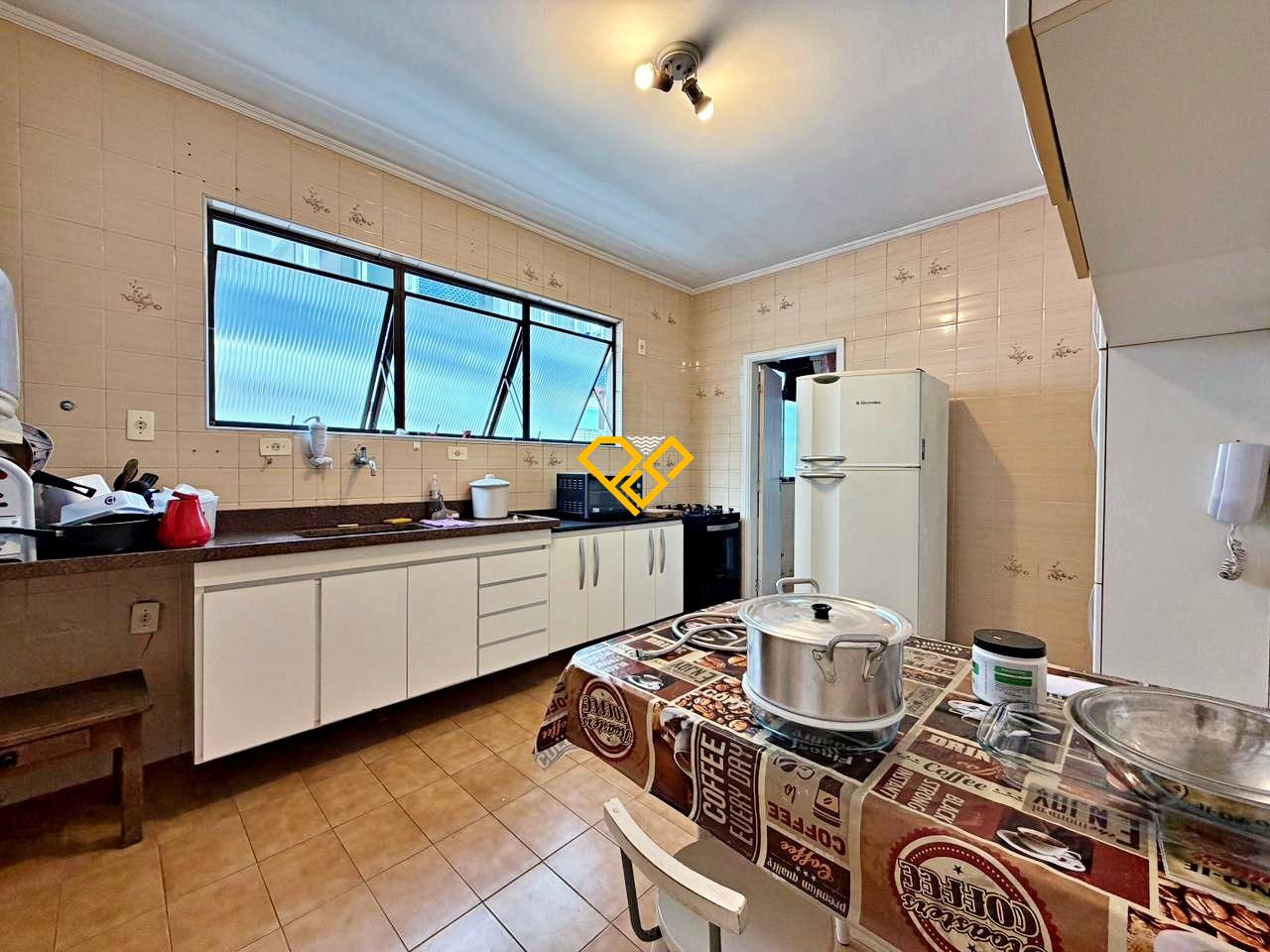 Apartamento para aluguel no Ponta da Praia: Cozinha