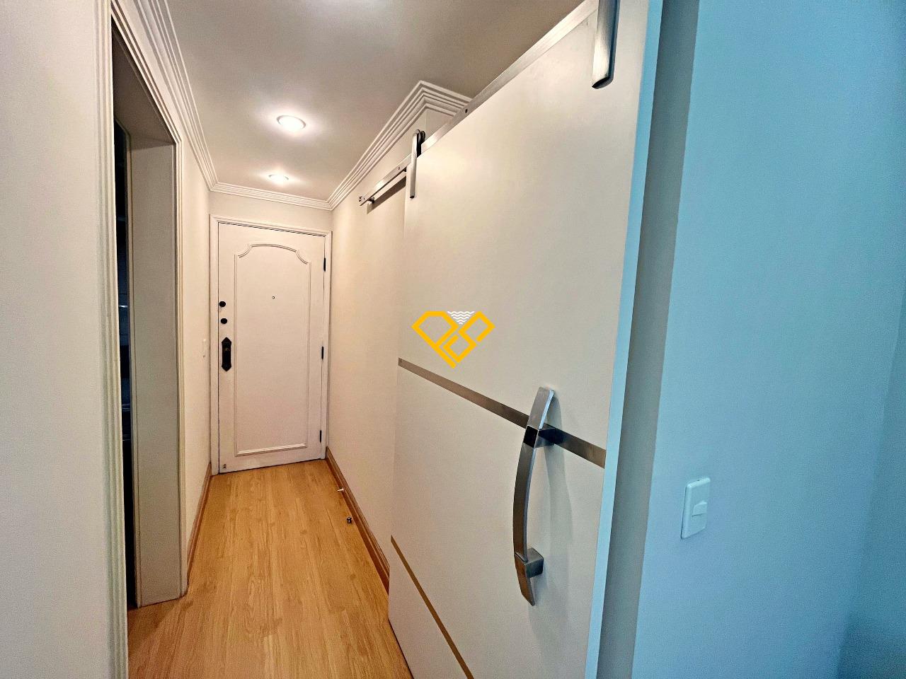 Apartamento à venda no Gonzaga: Corredor