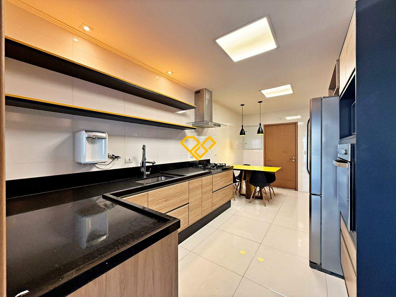Apartamento para aluguel no Embaré: Cozinha