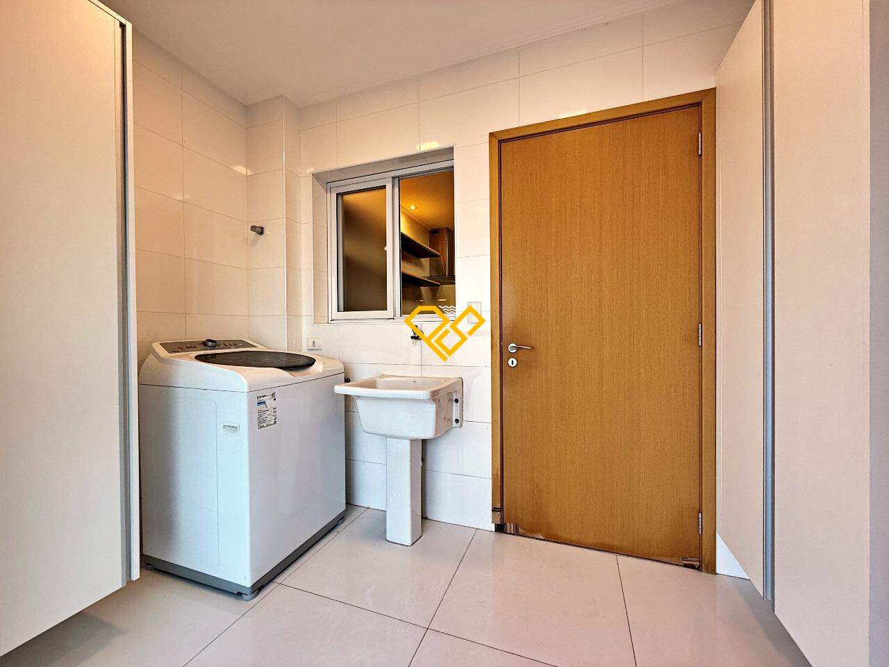 Apartamento para aluguel no Embaré: Área de serviço