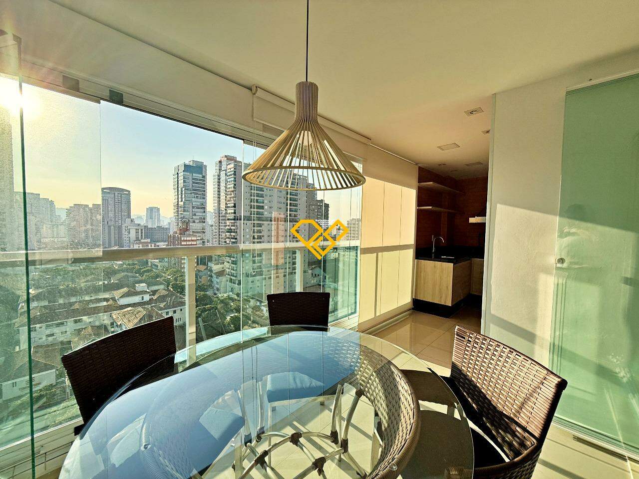 Apartamento para aluguel no Embaré: Varanda com churrasqueira