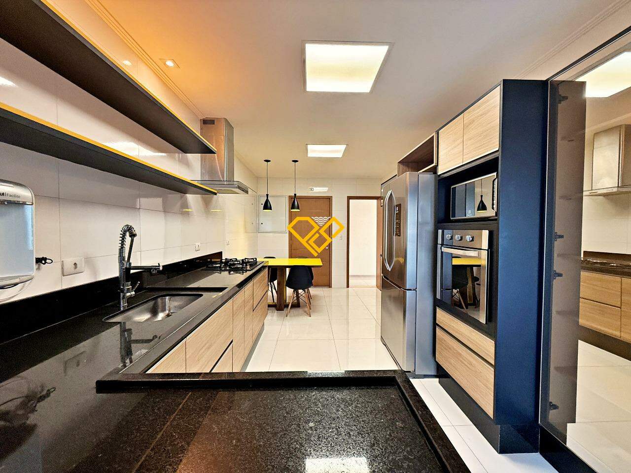Apartamento para aluguel no Embaré: Cozinha