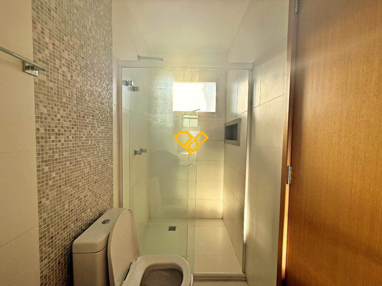 Apartamento para aluguel no Embaré: Wc suíte 1