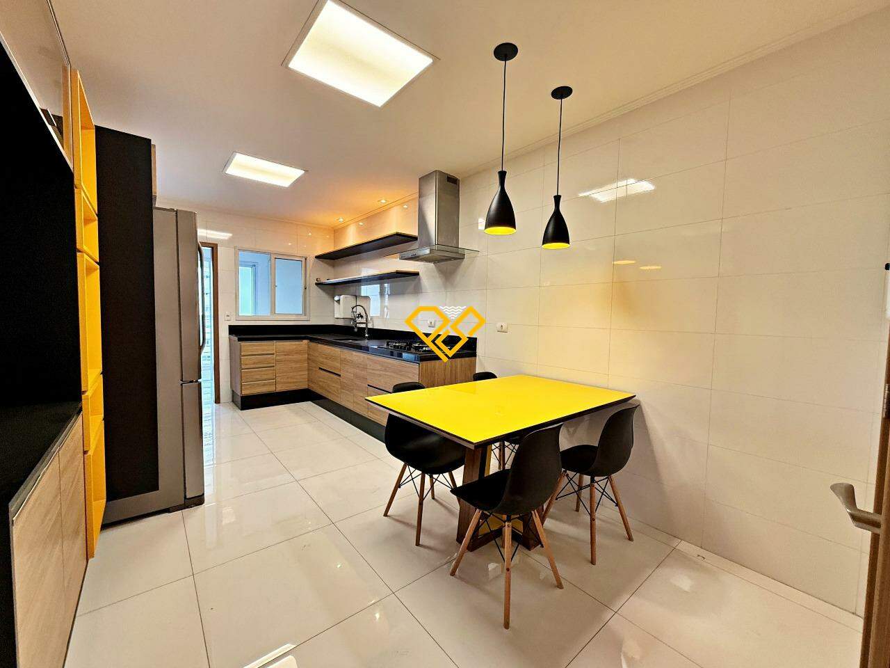 Apartamento para aluguel no Embaré: Cozinha
