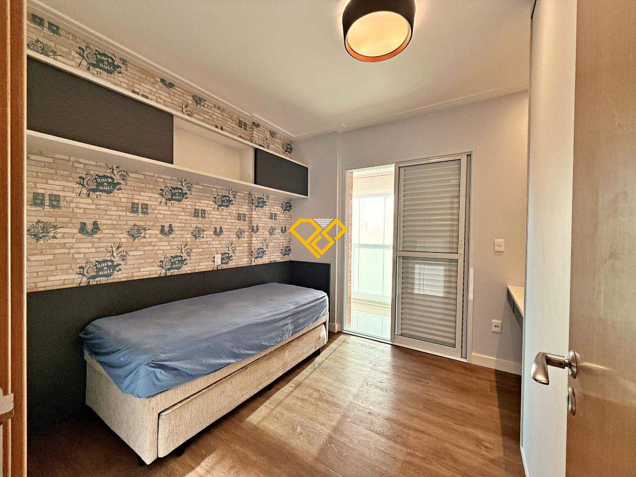 Apartamento para aluguel no Embaré: Dormitório 2