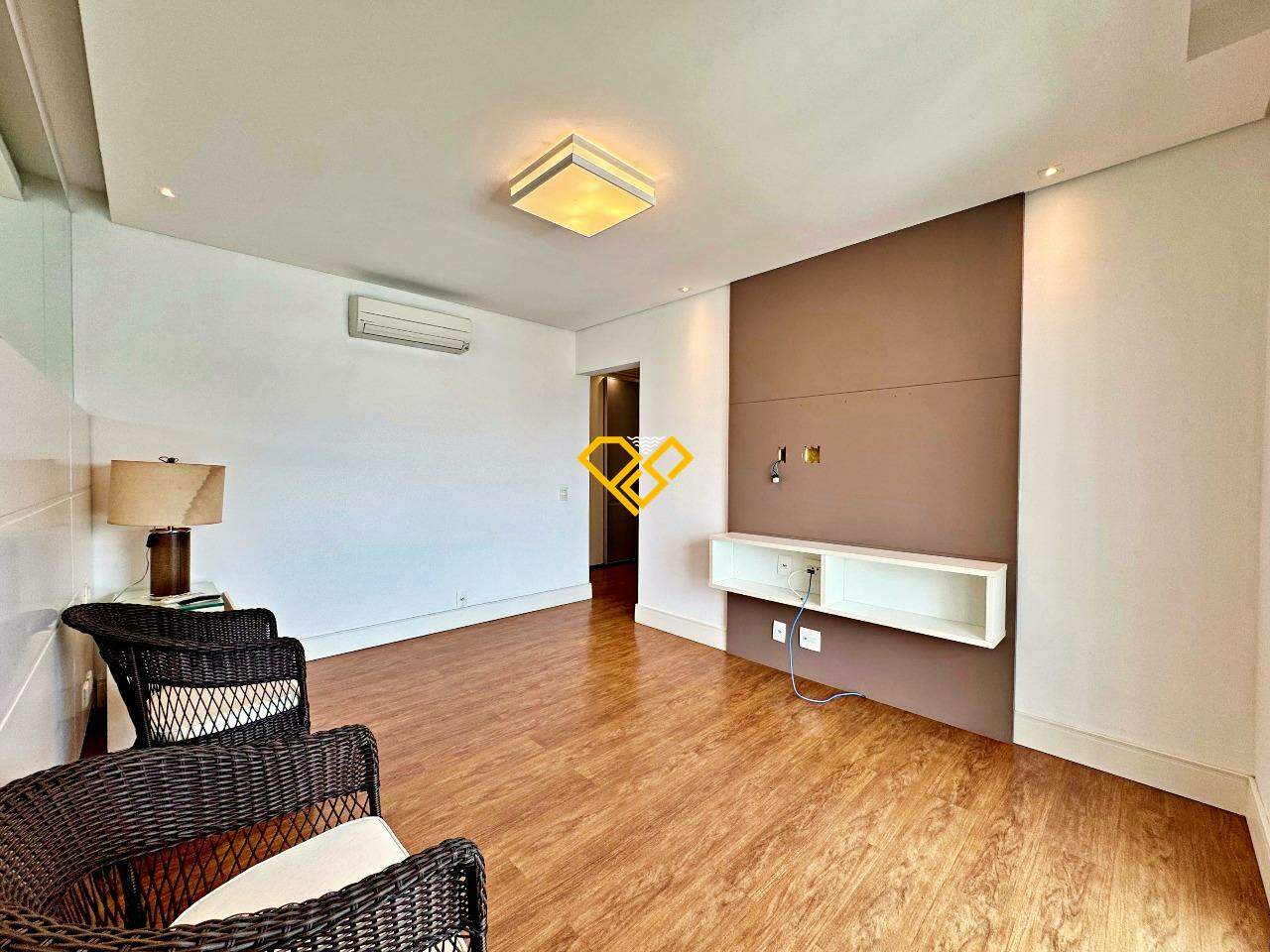 Apartamento para aluguel no Ponta da Praia: Suíte 1 - master