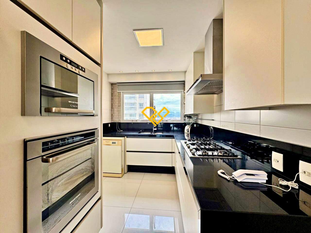 Apartamento para aluguel no Ponta da Praia: Cozinha