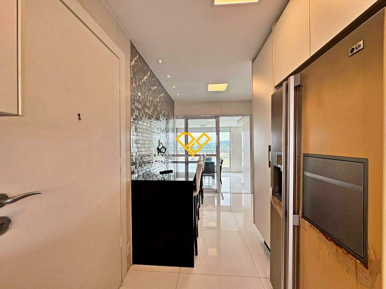 Apartamento para aluguel no Ponta da Praia: Cozinha