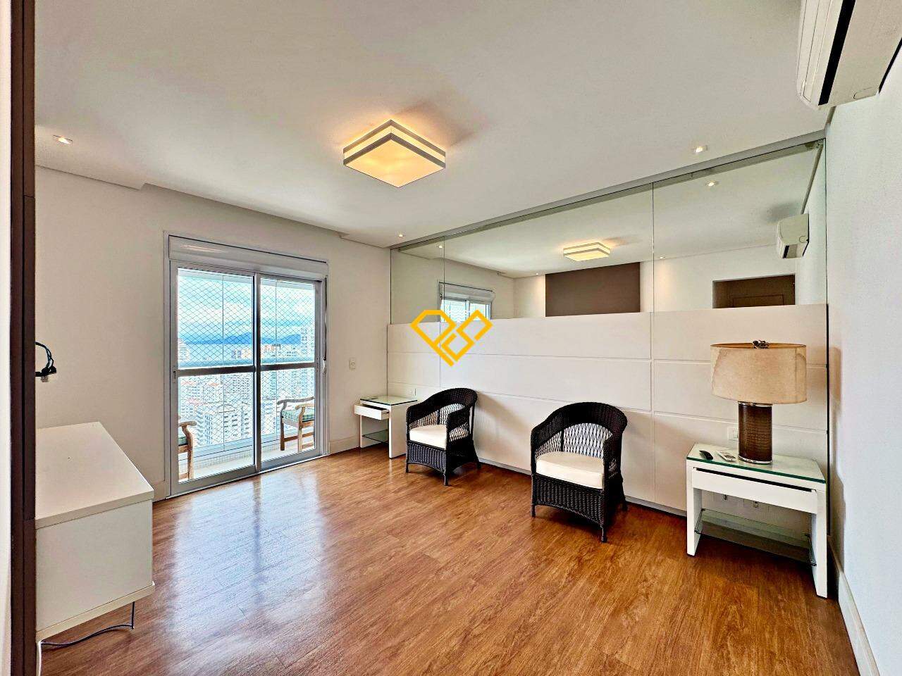 Apartamento para aluguel no Ponta da Praia: Suíte 1 - master